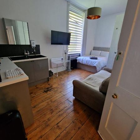 4 Quiet Compact Studio With Garden View - Best Location - Comfortable - Quiet Apartamento Brighton Exterior foto
