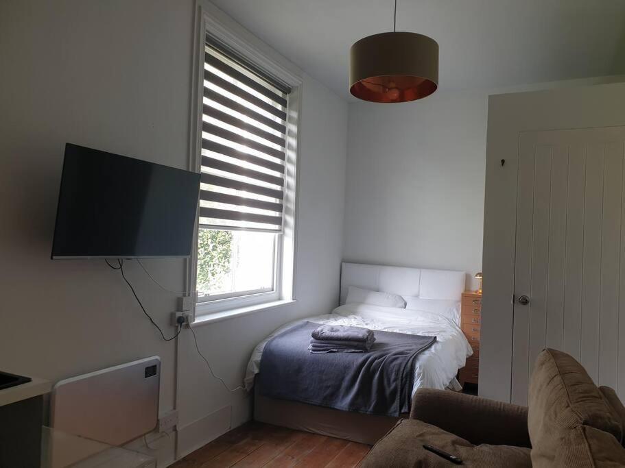 4 Quiet Compact Studio With Garden View - Best Location - Comfortable - Quiet Apartamento Brighton Exterior foto