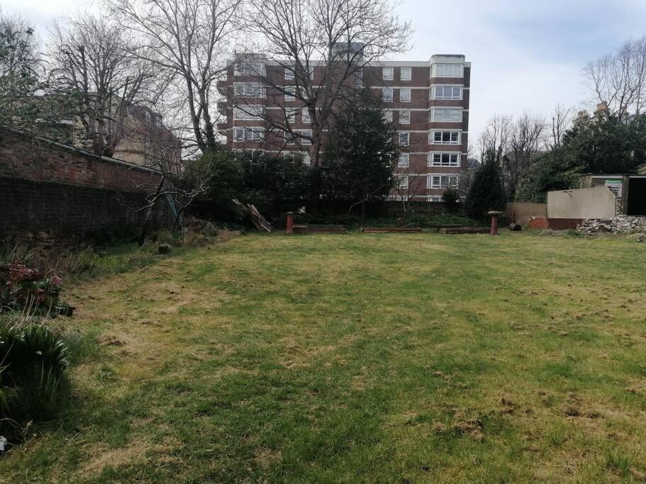 4 Quiet Compact Studio With Garden View - Best Location - Comfortable - Quiet Apartamento Brighton Exterior foto